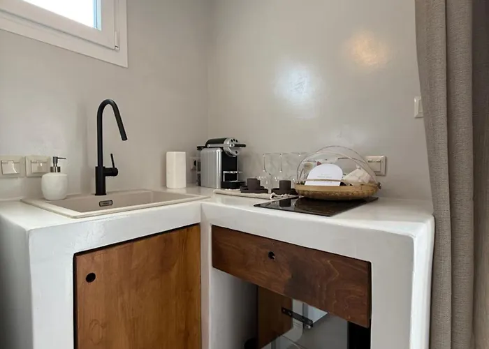 Apartmanhotel Aside Lefkes 3*